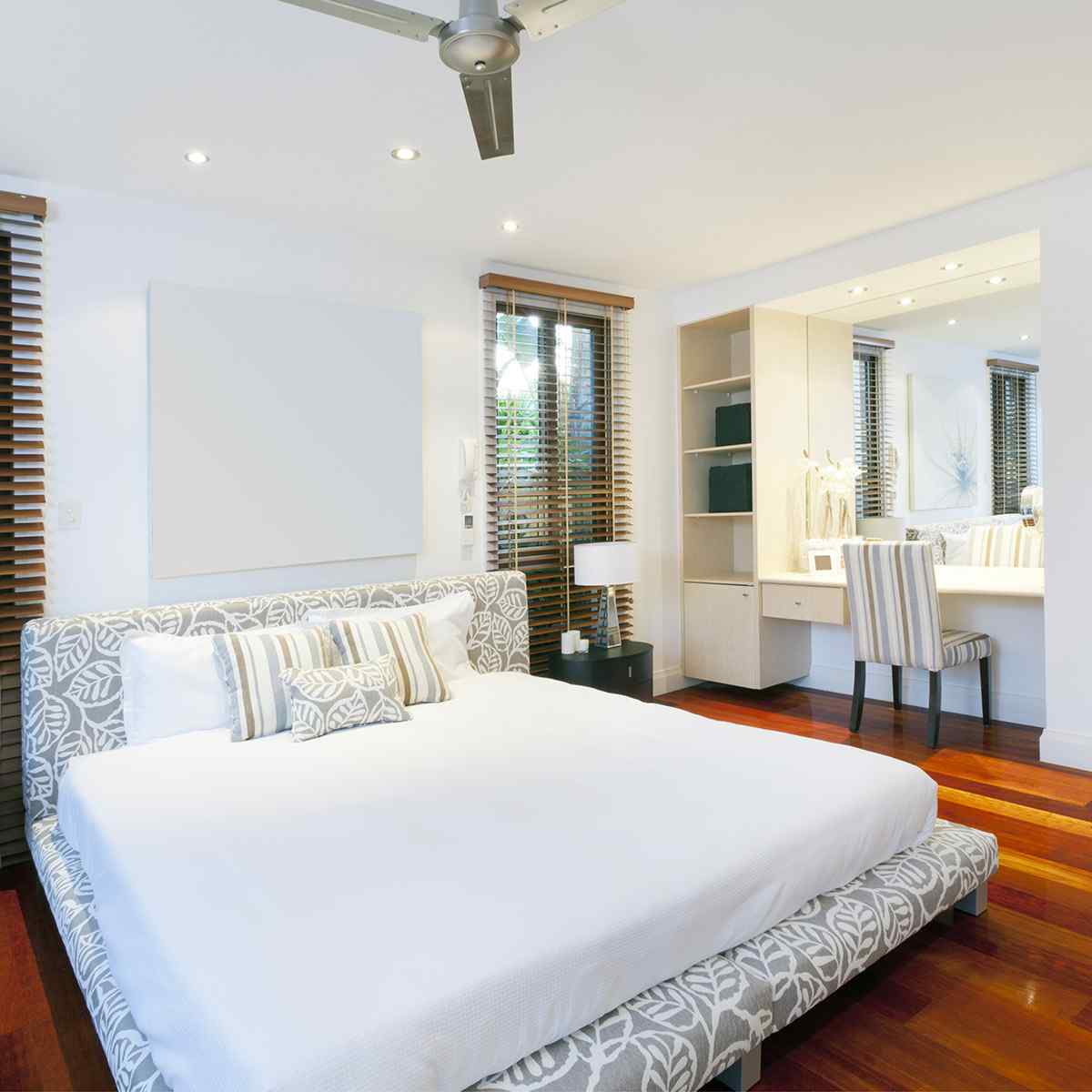 https://seufzerweg24.de/wp-content/uploads/2016/05/details-bedroom-2.jpg